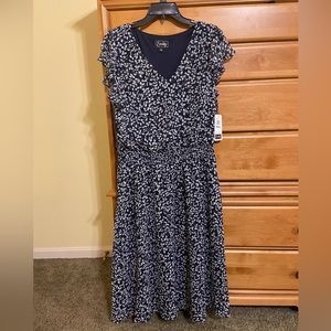 Everlily dress, new, tags attached. Blue patterned with elastic stretch waist.